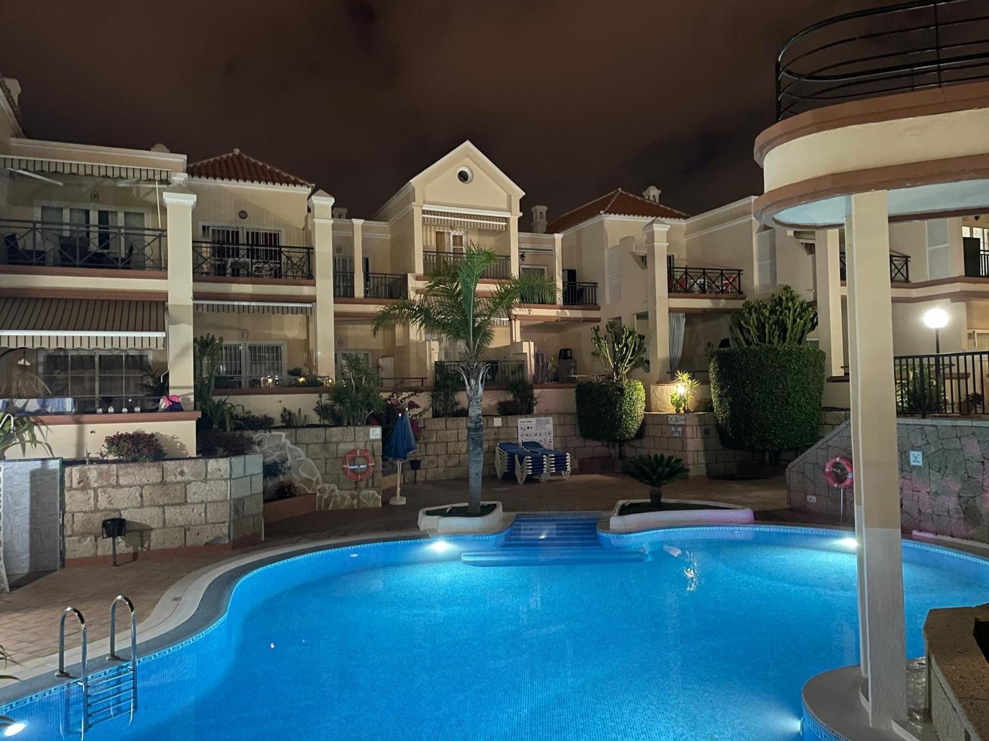 Sarah'S Apartment - Playa Fanabe Адехе Экстерьер фото